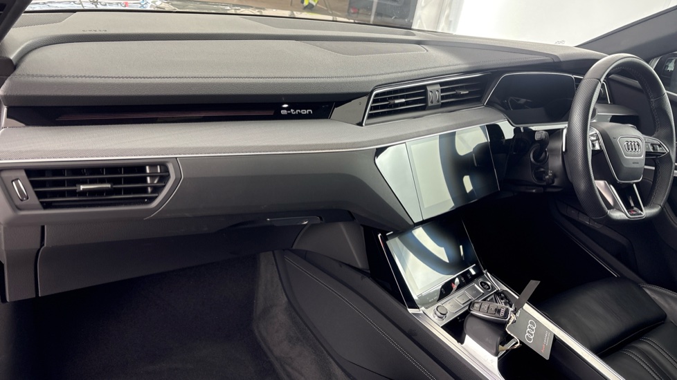 AUDI Q8 E-TRON ESTATE 300kW 55 Quattro 114kWh Black Ed 5dr At [Tech Pro]