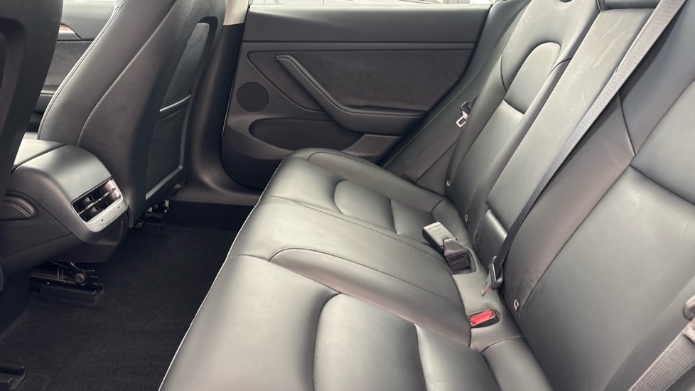 TESLA MODEL 3 SALOON RWD 4dr Auto