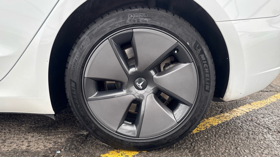 TESLA MODEL 3 SALOON RWD 4dr Auto