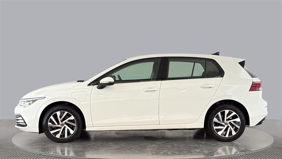 VOLKSWAGEN GOLF Image 2