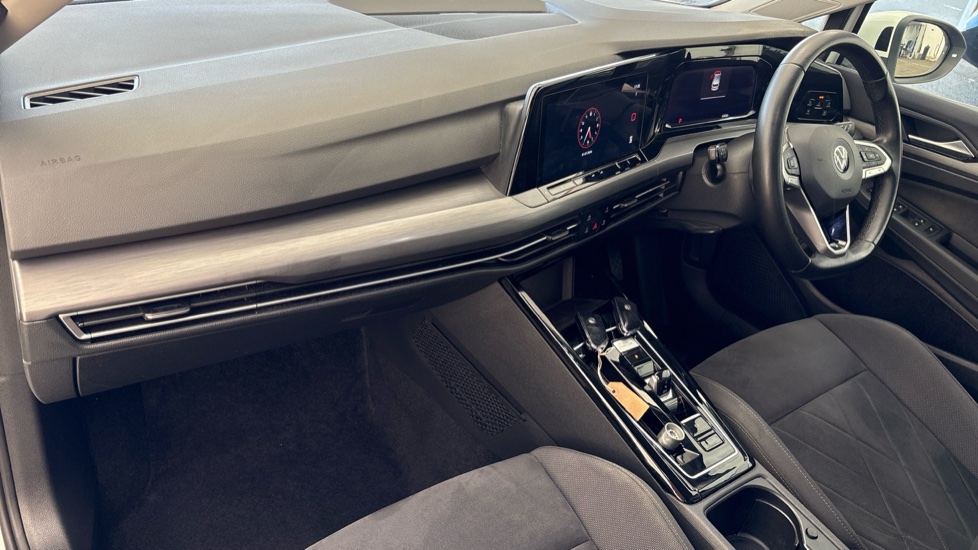 VOLKSWAGEN GOLF Image 10