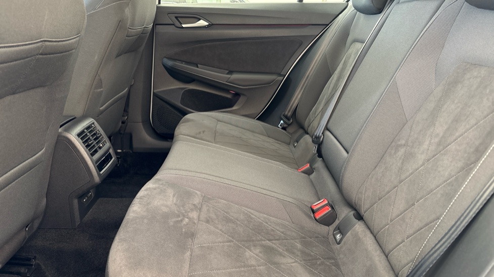 VOLKSWAGEN GOLF Image 14