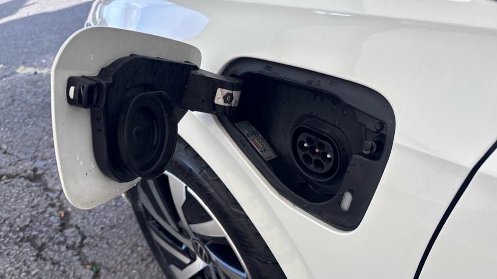 VOLKSWAGEN GOLF Image 21