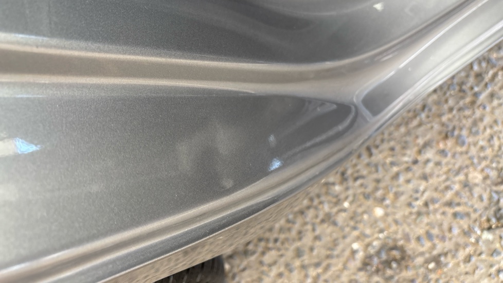 MG MG5 osr door shut dent