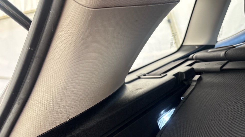 MG MG5 trim scratches