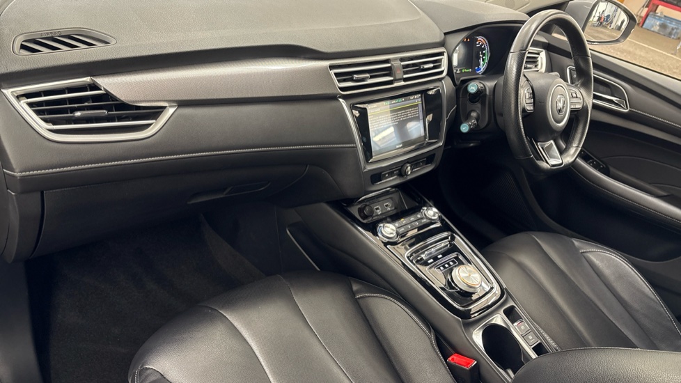 MG MG5 Image 10