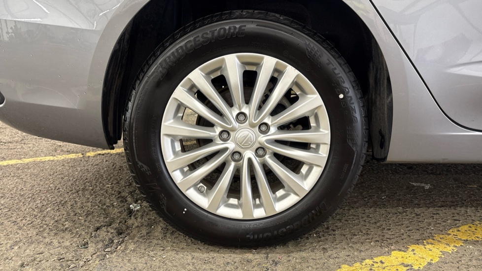 MG MG5 Image 19