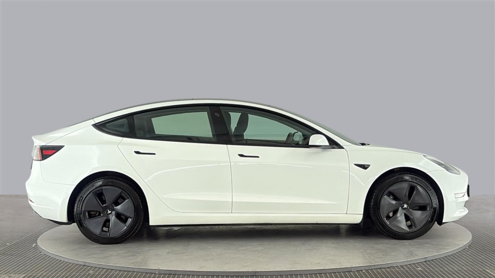 TESLA MODEL 3 Image 6