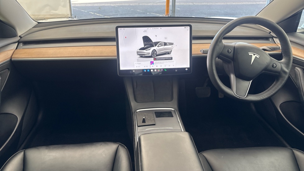TESLA MODEL 3 Image 11