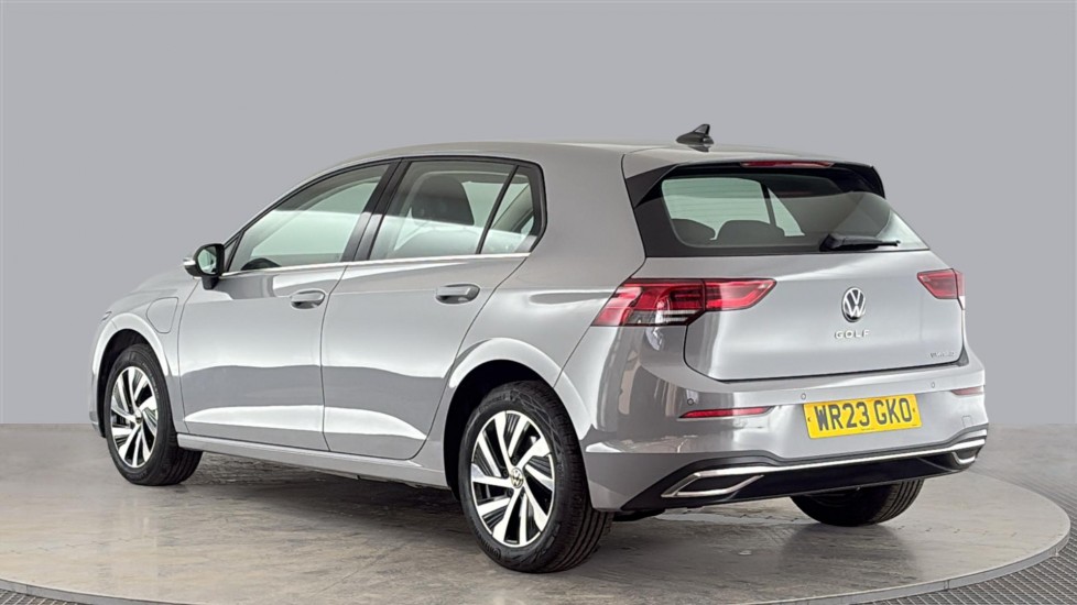 VOLKSWAGEN GOLF Image 3