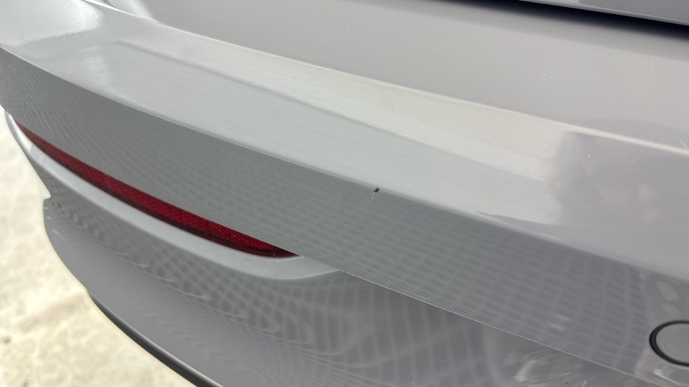 VOLKSWAGEN GOLF chips and scratches