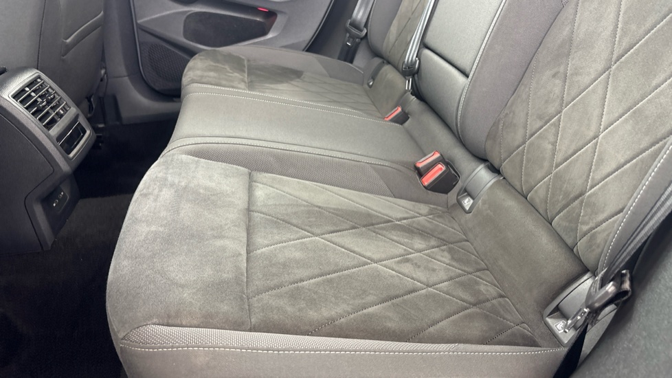 VOLKSWAGEN GOLF Image 14