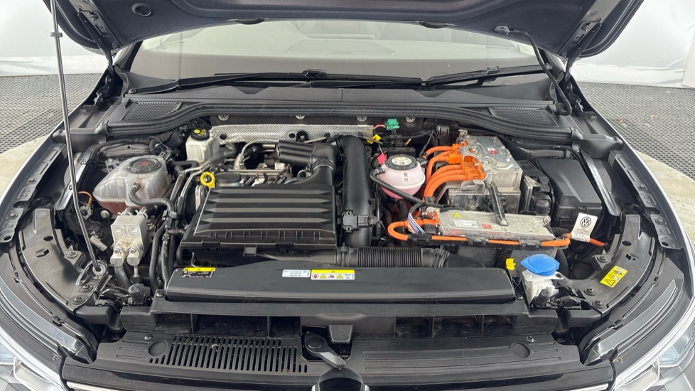 VOLKSWAGEN GOLF Image 16