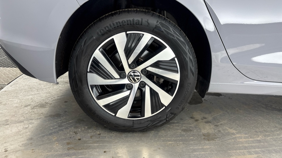 VOLKSWAGEN GOLF Image 19