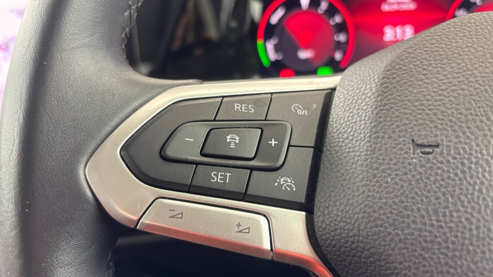 VOLKSWAGEN GOLF cruise control