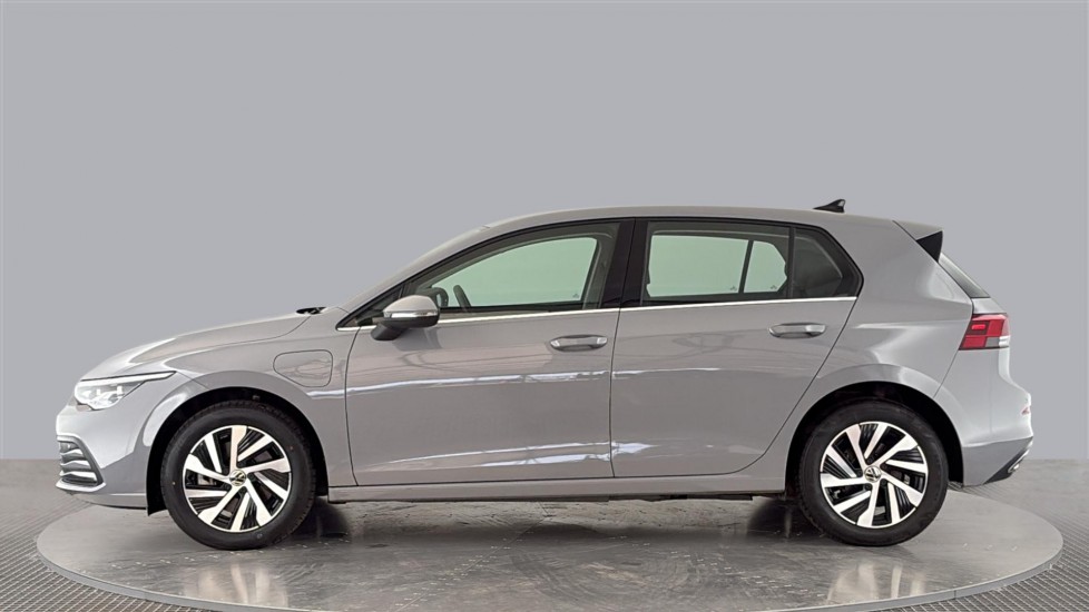 VOLKSWAGEN GOLF Image 2
