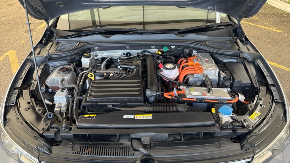 VOLKSWAGEN GOLF Image 16