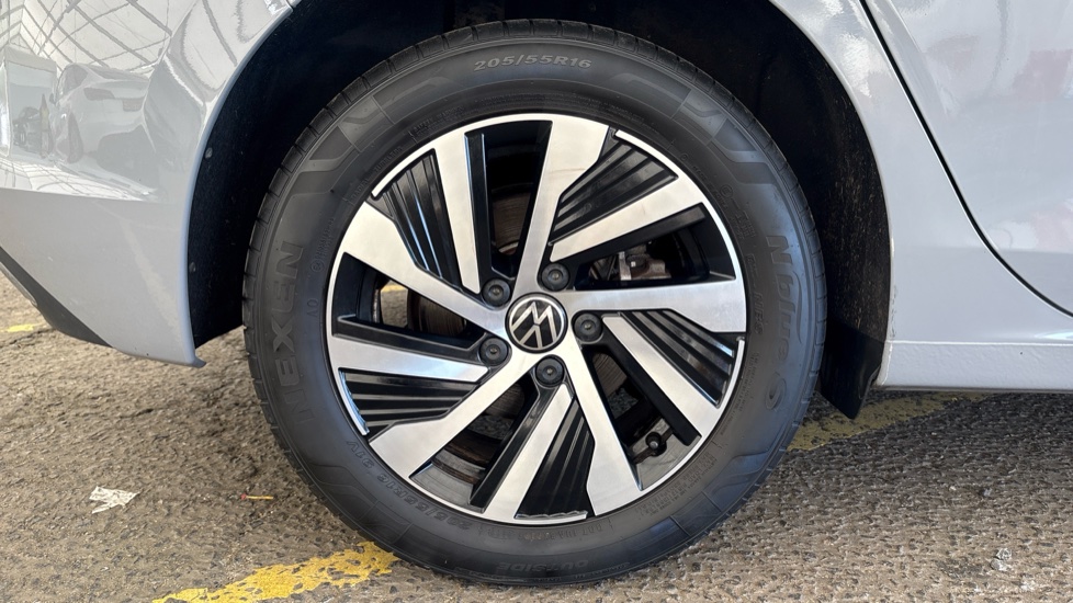 VOLKSWAGEN GOLF Image 19