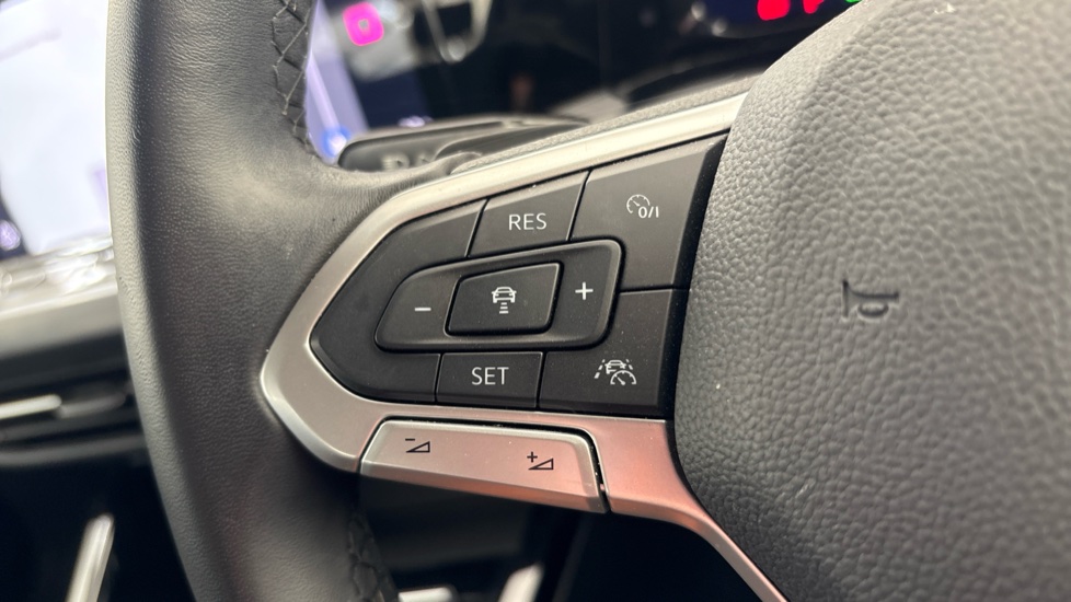 VOLKSWAGEN GOLF Cruise control