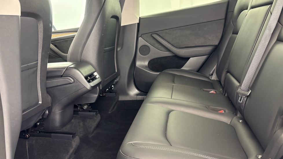 TESLA MODEL Y Image 14