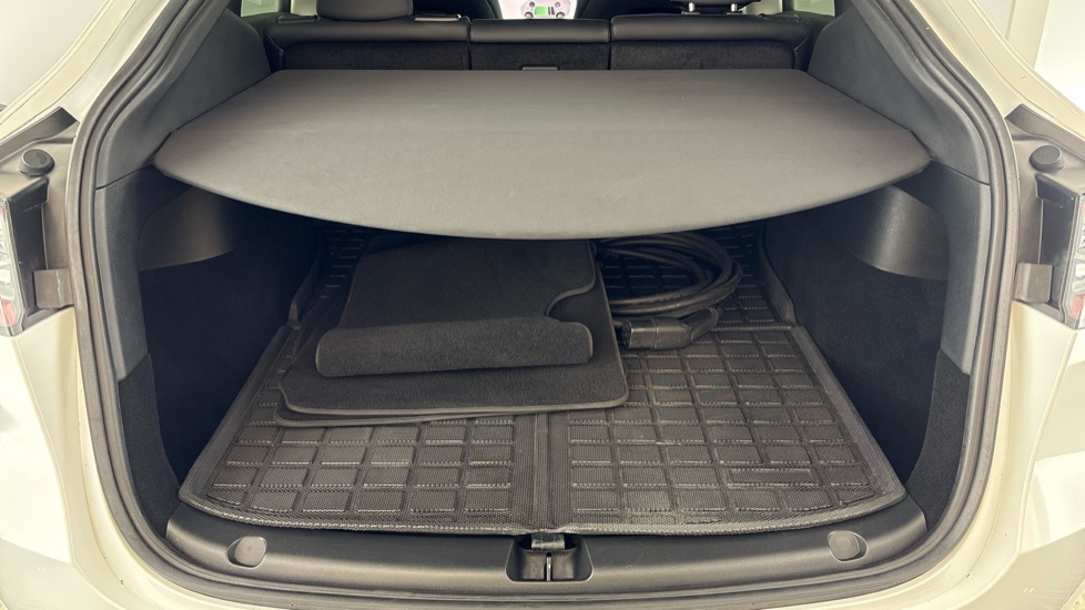 TESLA MODEL Y Image 15