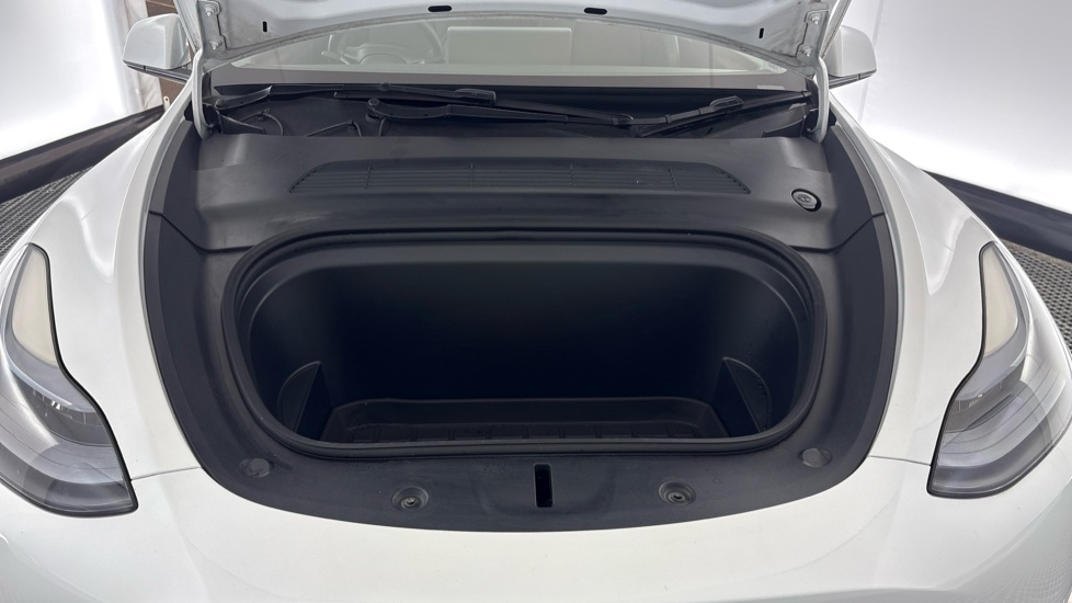 TESLA MODEL Y Image 16