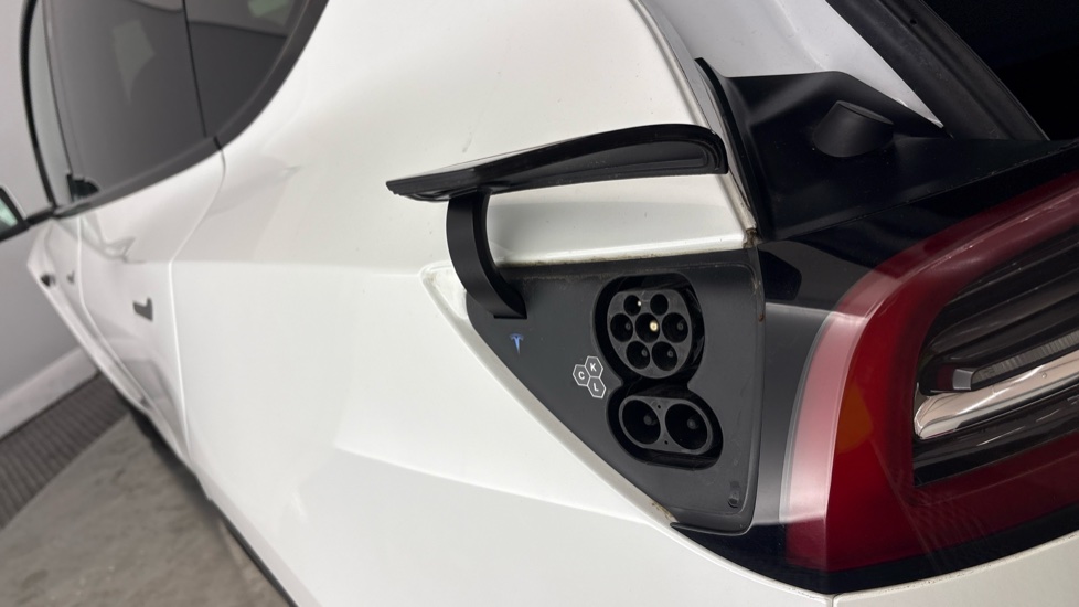 TESLA MODEL Y Image 21