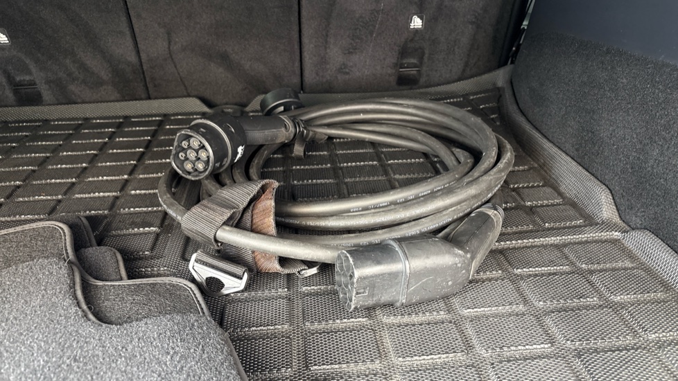 TESLA MODEL Y Image 22