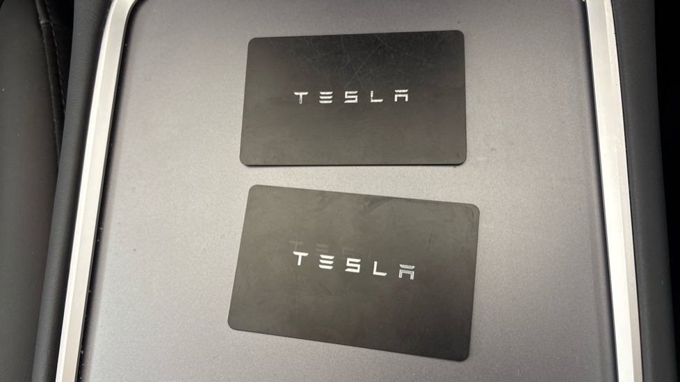 TESLA MODEL Y two keys