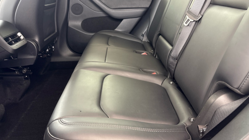 TESLA MODEL Y Image 14
