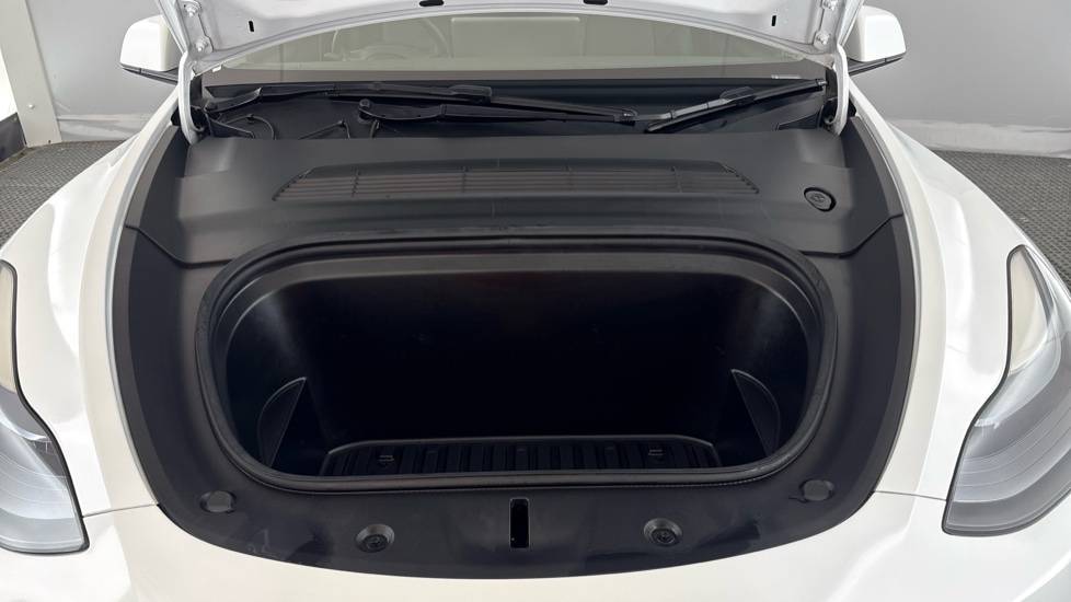 TESLA MODEL Y Image 16