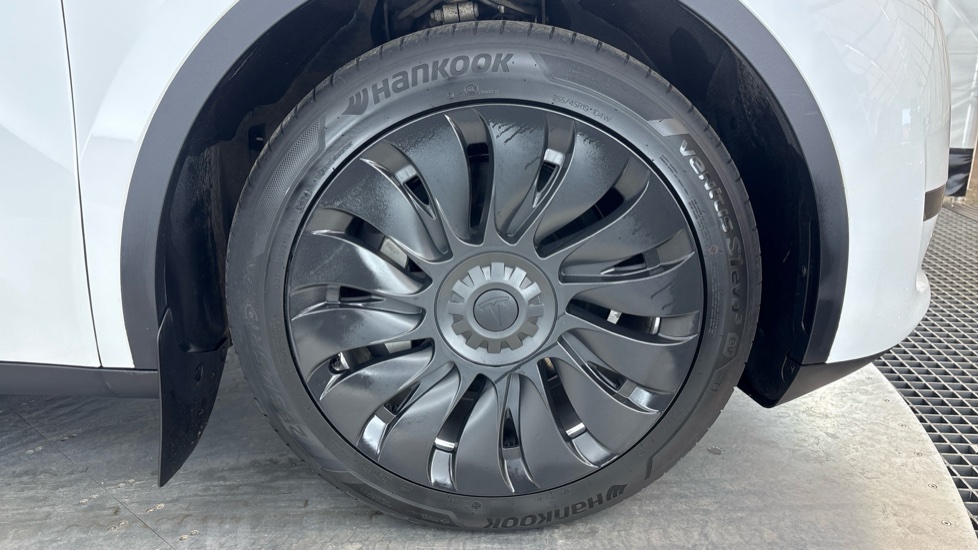 TESLA MODEL Y Image 20