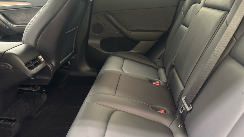 TESLA MODEL Y HATCHBACK Long Range AWD 5dr Auto
