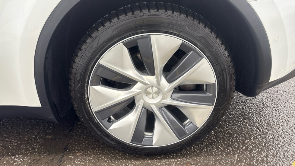 TESLA MODEL Y HATCHBACK Long Range AWD 5dr Auto