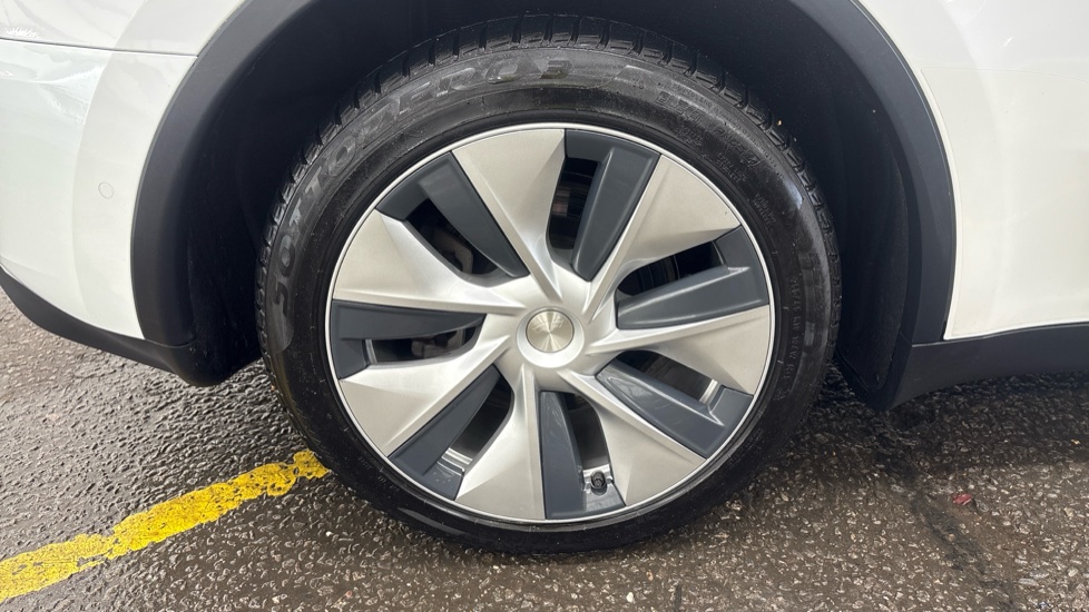 TESLA MODEL Y HATCHBACK Long Range AWD 5dr Auto