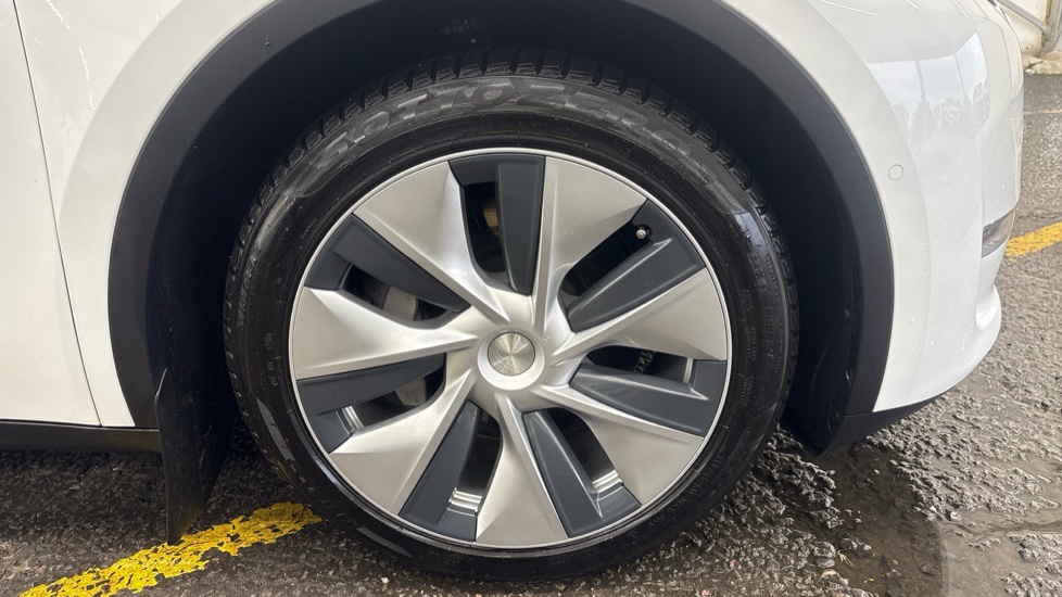 TESLA MODEL Y HATCHBACK Long Range AWD 5dr Auto