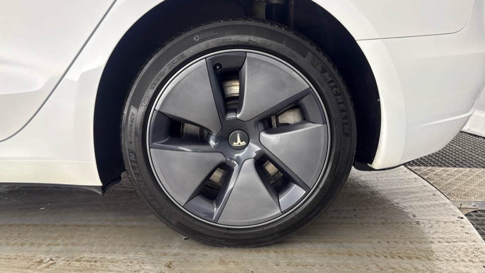 TESLA MODEL 3 SALOON Long Range RWD 4dr Auto