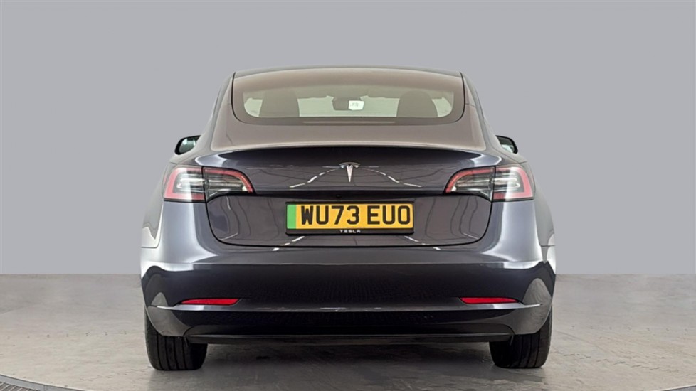 TESLA MODEL 3 Image 4