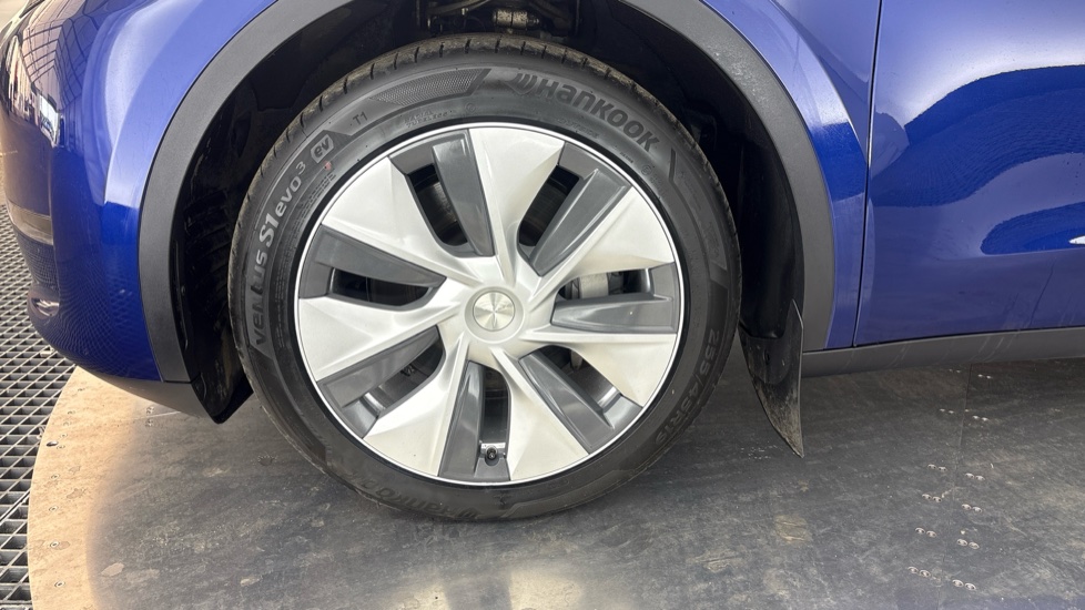 TESLA MODEL Y Image 17