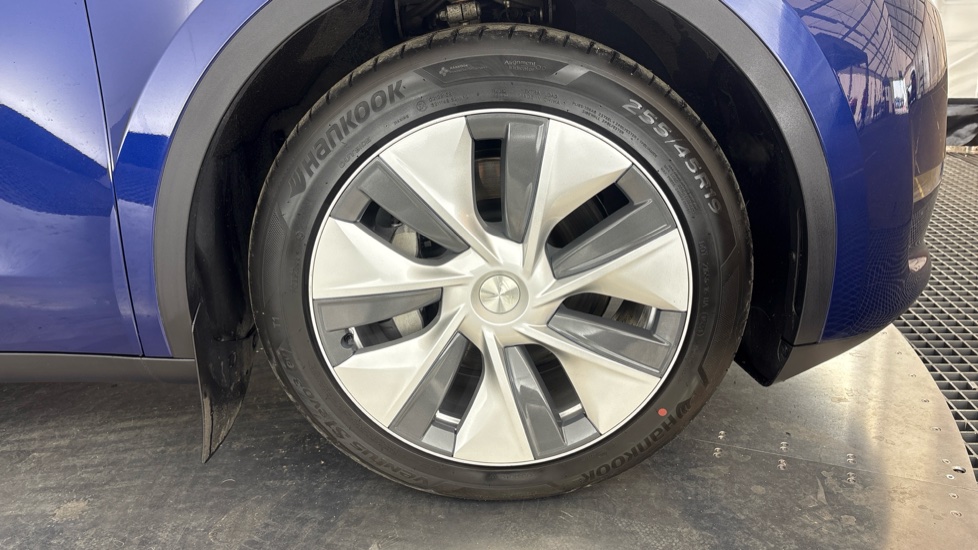 TESLA MODEL Y Image 20