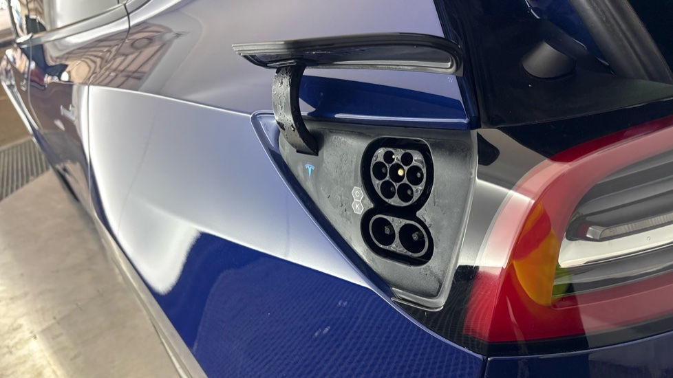 TESLA MODEL Y Image 21