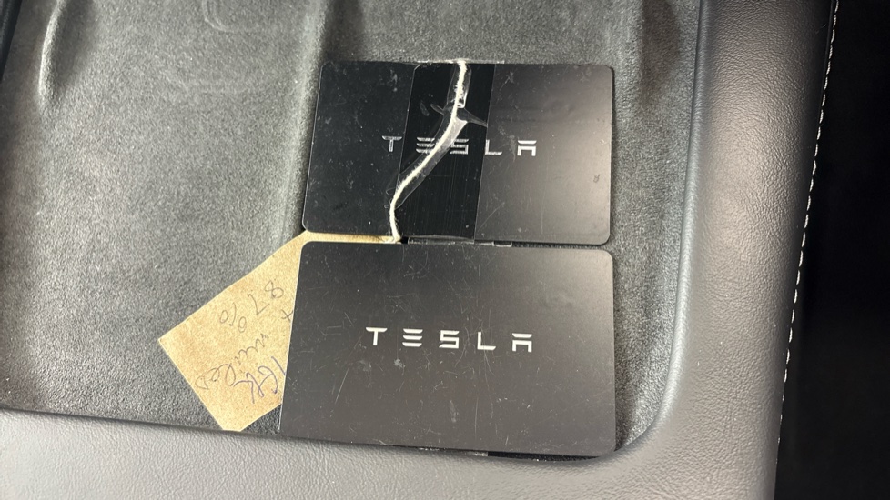 TESLA MODEL Y two keys
