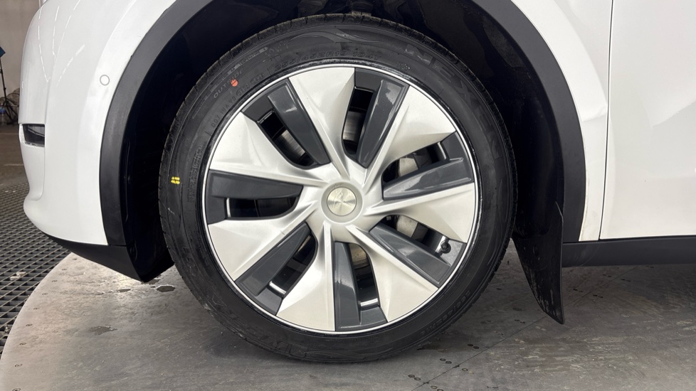 TESLA MODEL Y HATCHBACK Long Range AWD 5dr Auto