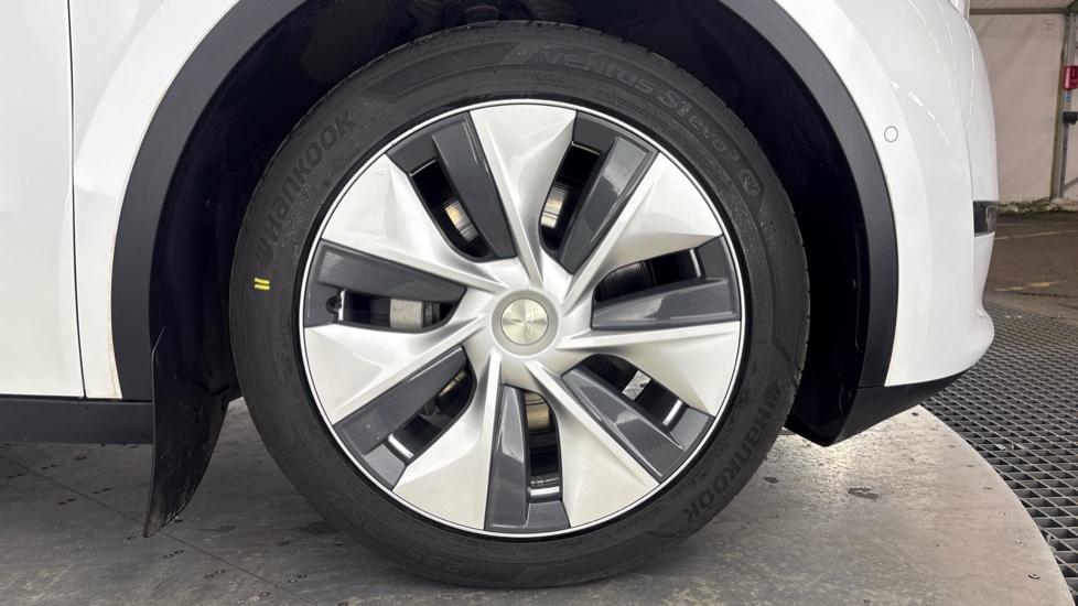 TESLA MODEL Y HATCHBACK Long Range AWD 5dr Auto