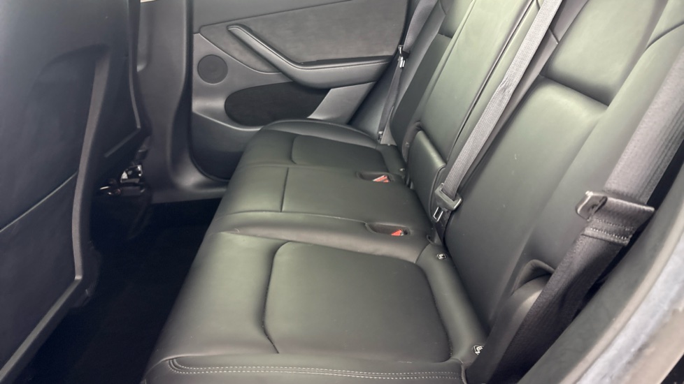 TESLA MODEL Y HATCHBACK Long Range AWD 5dr Auto