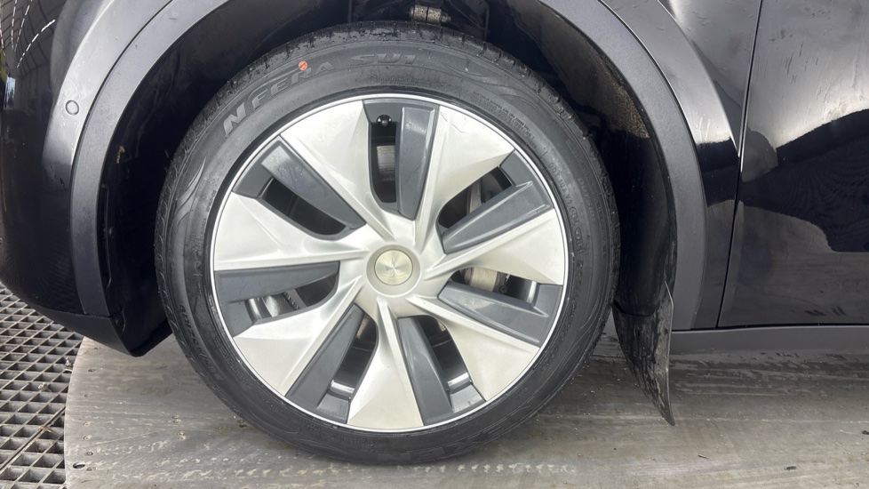 TESLA MODEL Y HATCHBACK Long Range AWD 5dr Auto