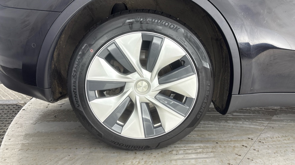 TESLA MODEL Y HATCHBACK Long Range AWD 5dr Auto