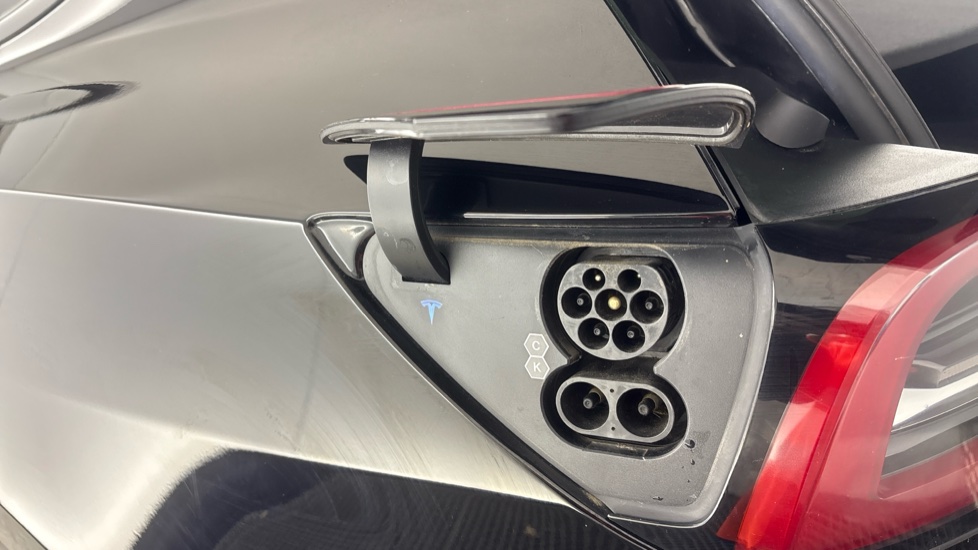 TESLA MODEL Y HATCHBACK Long Range AWD 5dr Auto