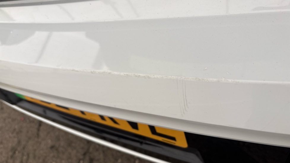 RENAULT MEGANE E-TECH scratches