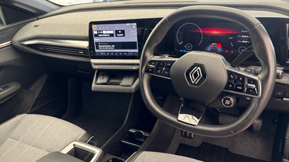 RENAULT MEGANE E-TECH Image 9